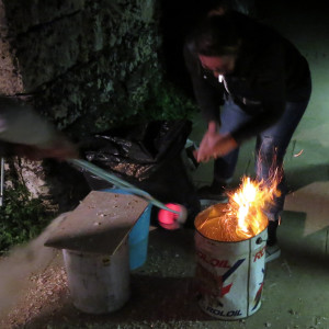 Raku+Air: The glowing pieces receive their second thermal shock