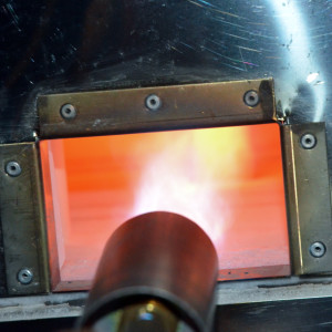 Raku+Fire: The gas burner increases the heat rapidly