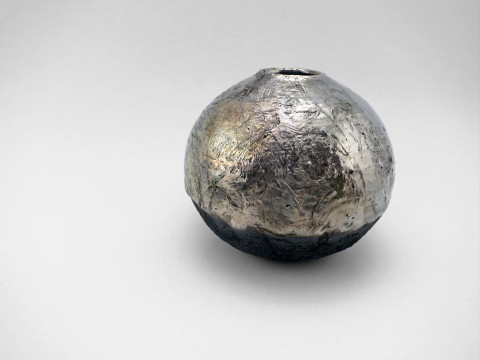 Weird Terrain on Mercury: Whispering Globe - Ildikó Károlyi